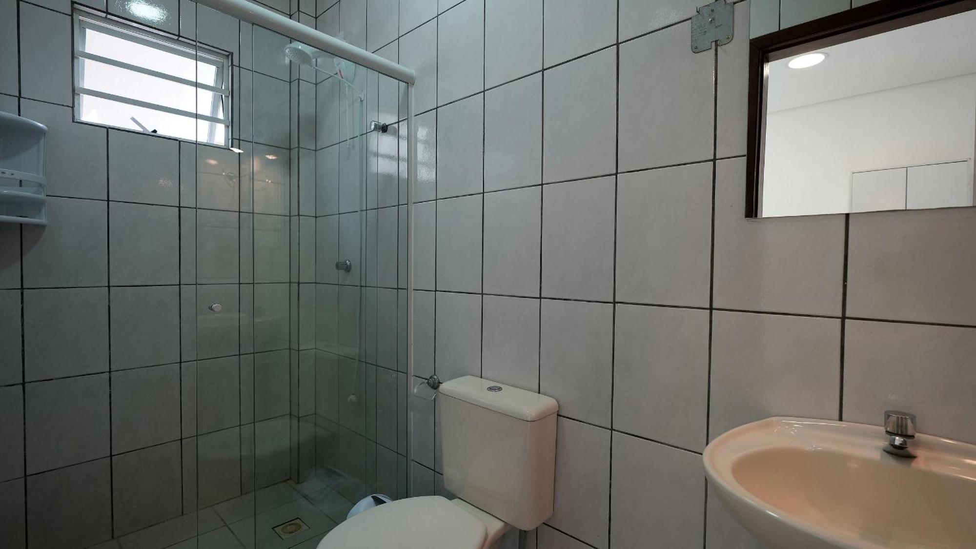 Residencial Adolfo - Mestre Naro 邦比尼亚斯 外观 照片