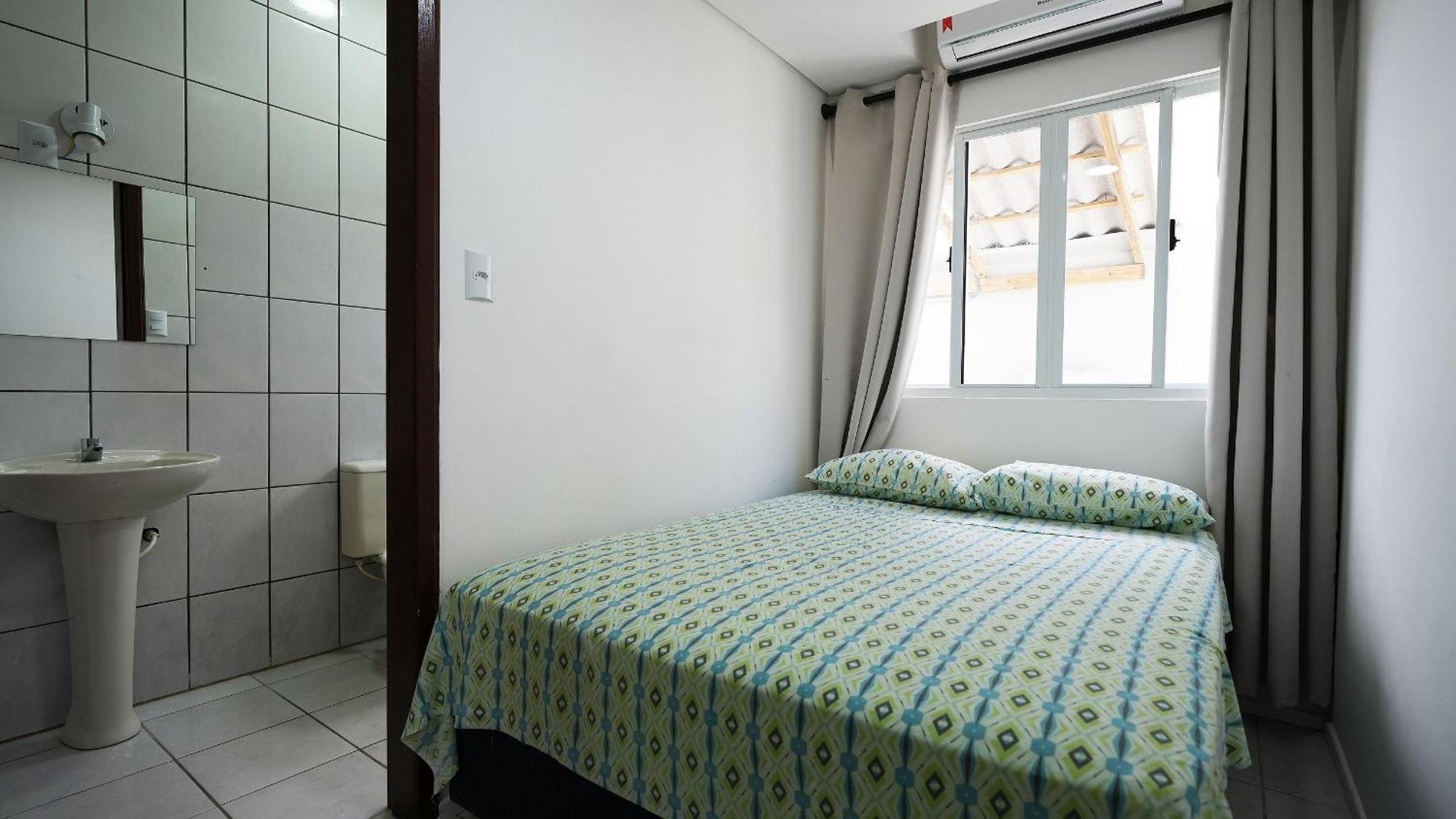 Residencial Adolfo - Mestre Naro 邦比尼亚斯 外观 照片