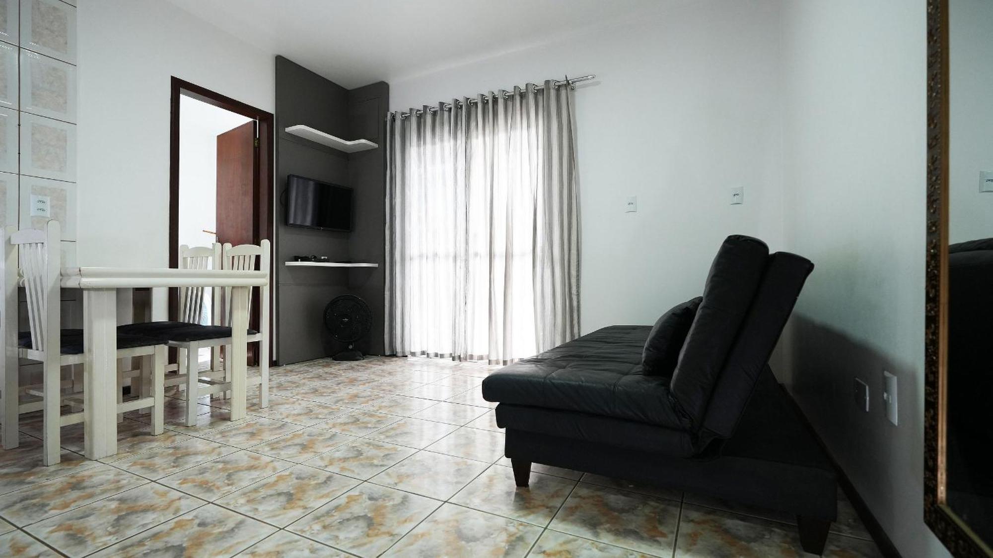 Residencial Adolfo - Mestre Naro 邦比尼亚斯 外观 照片