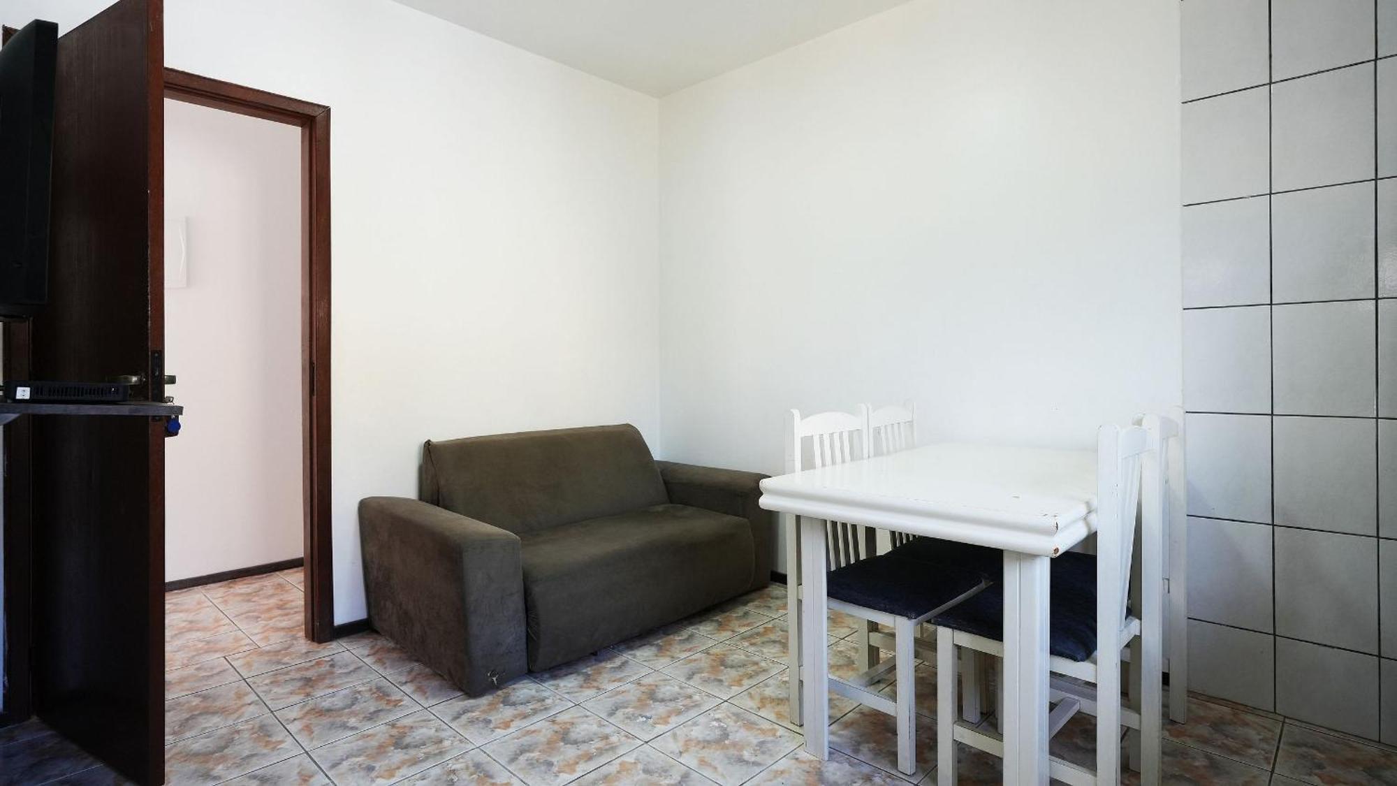 Residencial Adolfo - Mestre Naro 邦比尼亚斯 外观 照片