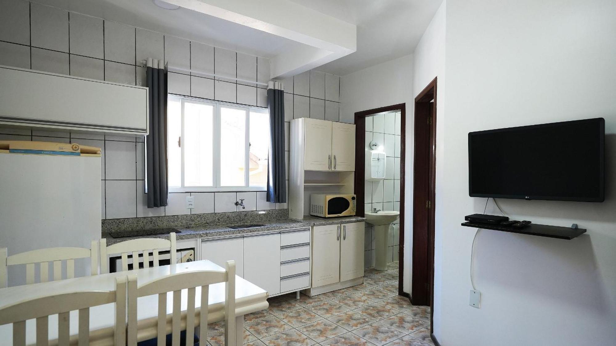 Residencial Adolfo - Mestre Naro 邦比尼亚斯 外观 照片