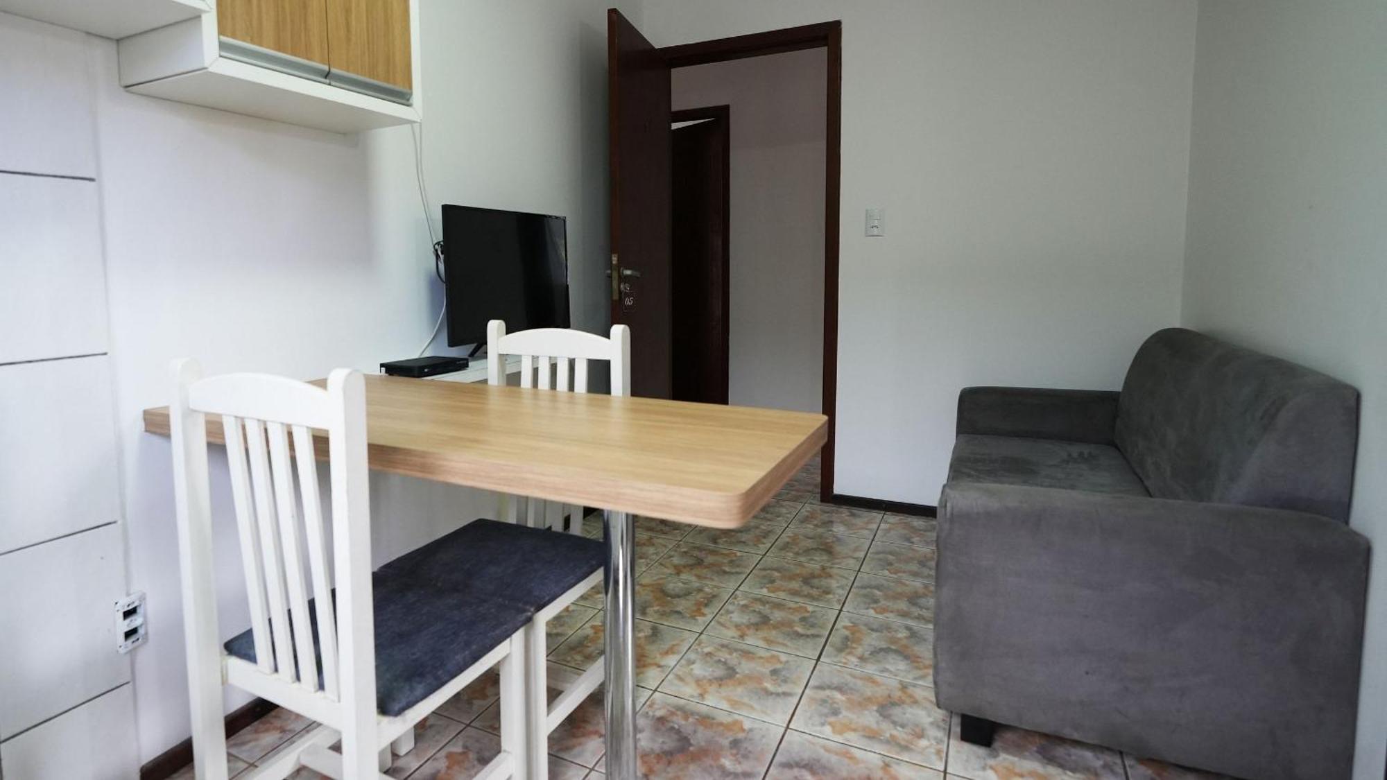 Residencial Adolfo - Mestre Naro 邦比尼亚斯 外观 照片