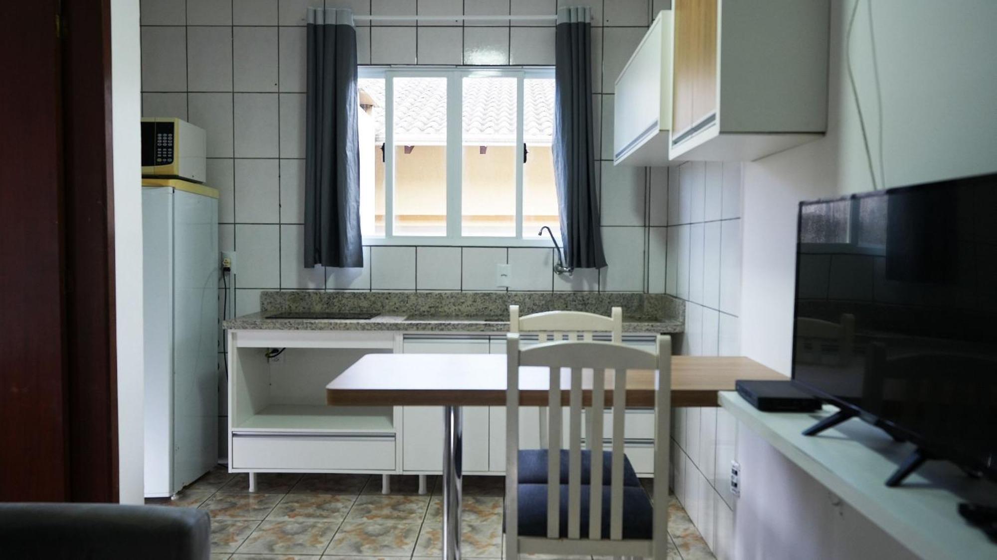 Residencial Adolfo - Mestre Naro 邦比尼亚斯 外观 照片