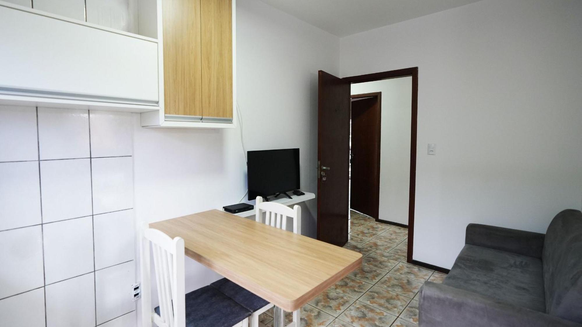 Residencial Adolfo - Mestre Naro 邦比尼亚斯 外观 照片