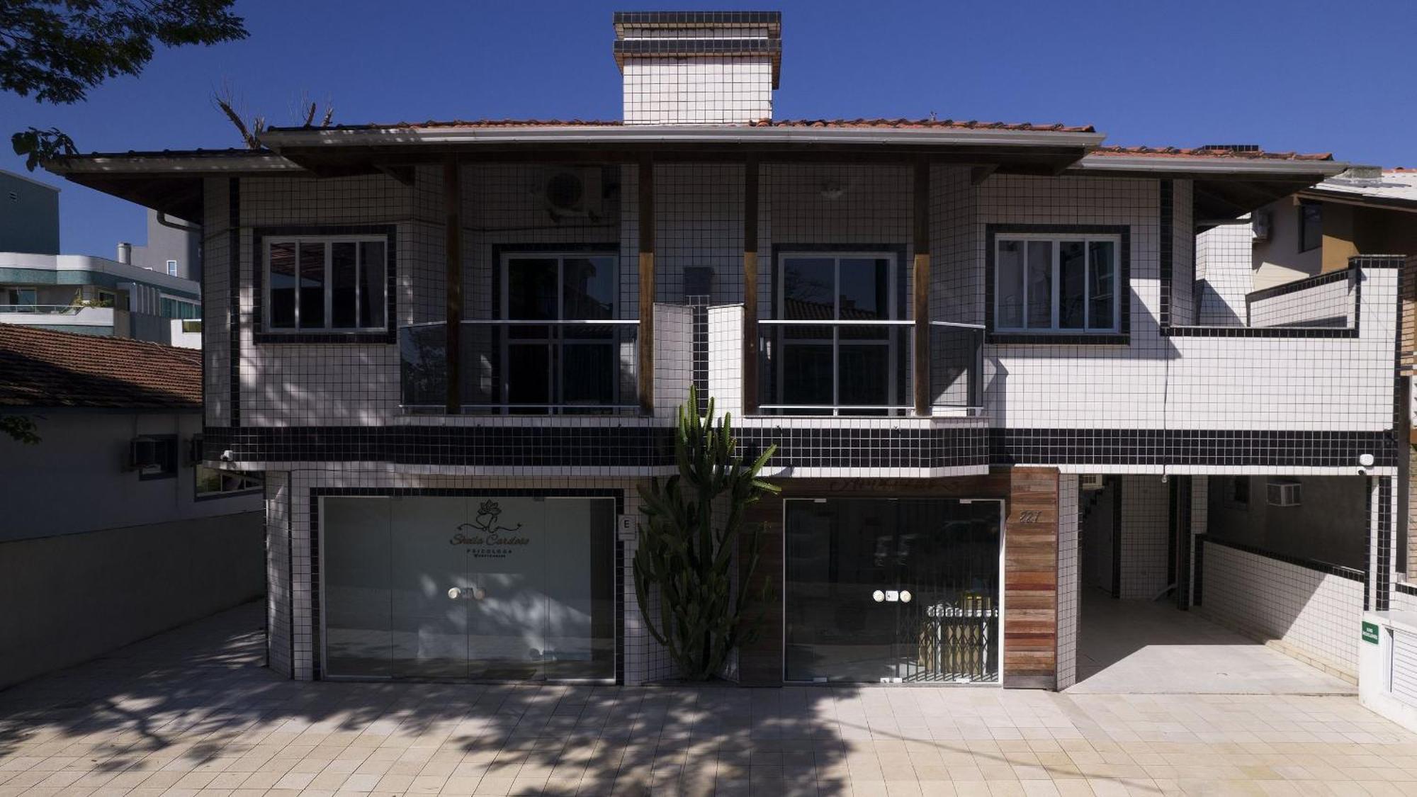 Residencial Adolfo - Mestre Naro 邦比尼亚斯 外观 照片